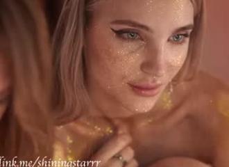 She's live on Maxi.cam