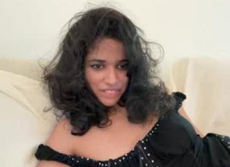 She's live on Maxi.cam