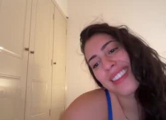 She's live on Maxi.cam