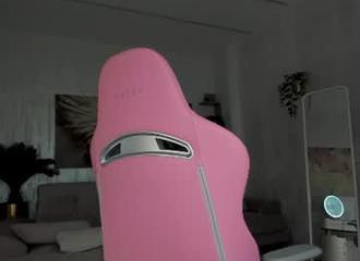She's live on Maxi.cam