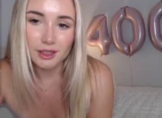 She's live on Maxi.cam