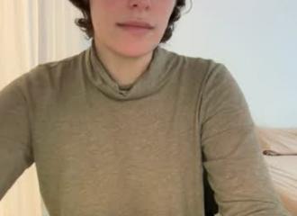 She's live on Maxi.cam
