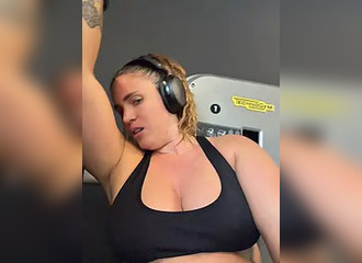 SHe's live on Nasty.live