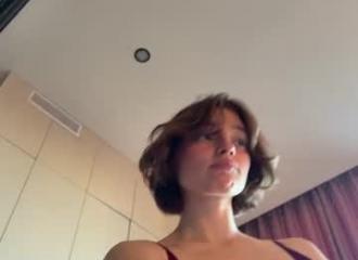 She's live on Maxi.cam