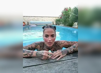 SHe's live on Nasty.live