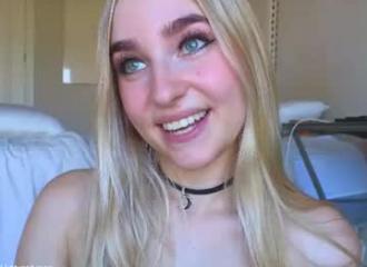 She's live on Maxi.cam