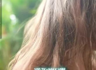 She's live on Maxi.cam