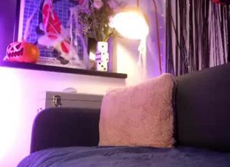 She's live on Maxi.cam