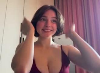 She's live on Maxi.cam