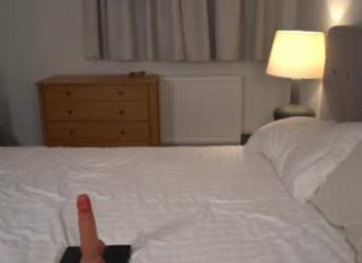 She's live on Maxi.cam