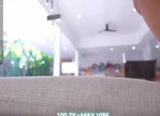 She's live on Maxi.cam