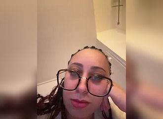 SHe's live on Nasty.live