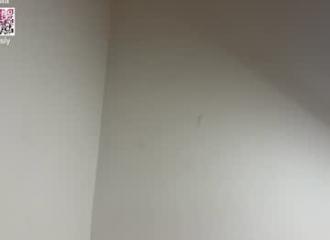 She's live on Maxi.cam