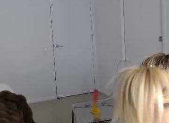 She's live on Maxi.cam