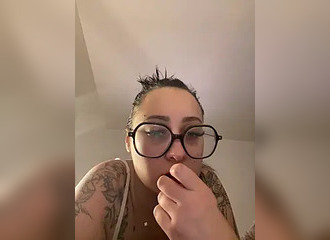 SHe's live on Nasty.live
