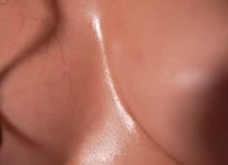 She's live on Maxi.cam