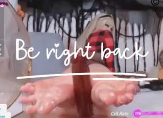 She's live on Maxi.cam