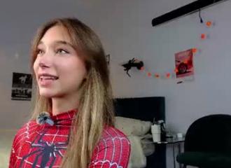 She's live on Maxi.cam