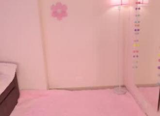 She's live on Maxi.cam