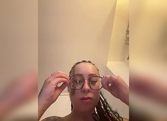 SHe's live on Nasty.live