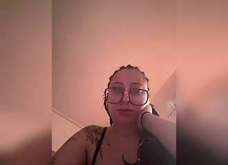 SHe's live on Nasty.live
