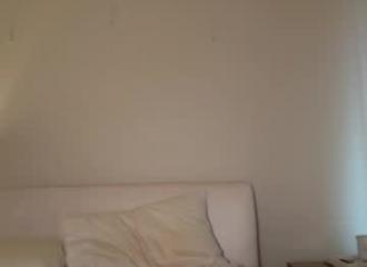 She's live on Maxi.cam