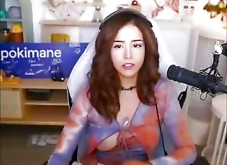 The streamer Pokimane shows her breast accidentally!
