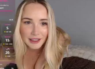 She's live on Maxi.cam