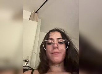 SHe's live on Nasty.live