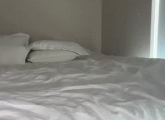 She's live on Maxi.cam