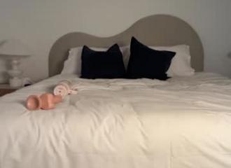 She's live on Maxi.cam